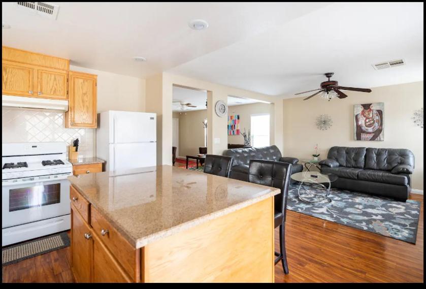 4 Bedroom North Las Vegas With Pool Exterior foto